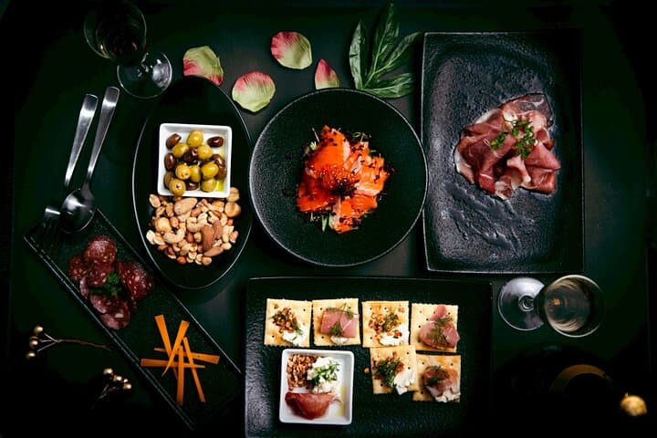 Osaka Umeda: PICCADILLY DINNER SHOW&NIGHTCLUB with Tasting — photo 5