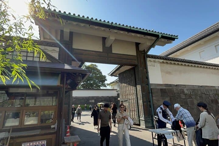 Tokyo Imperial Palace Private Shogun Tour — photo 7