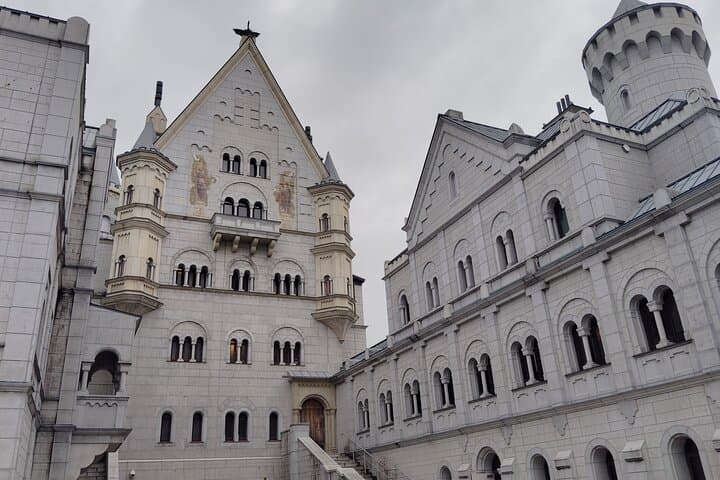 Himeji: Explore Taiyo Park’s Hidden Castle & World Landmarks — photo 8
