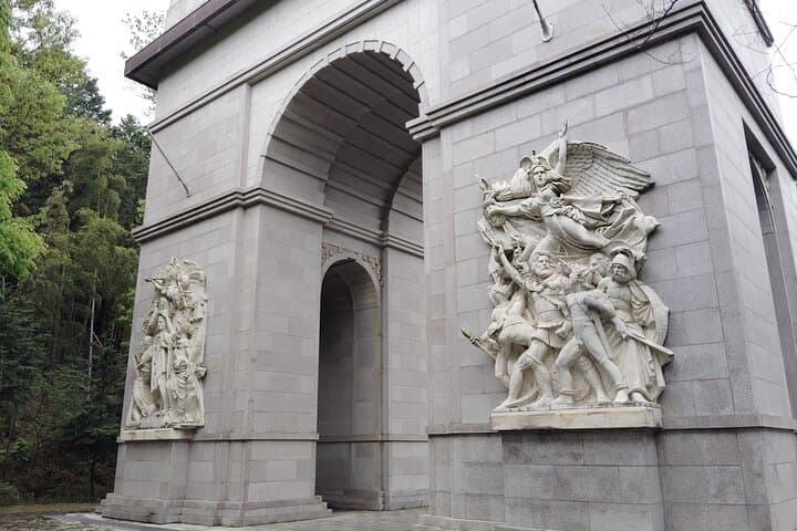 Himeji: Explore Taiyo Park’s Hidden Castle & World Landmarks — photo 4