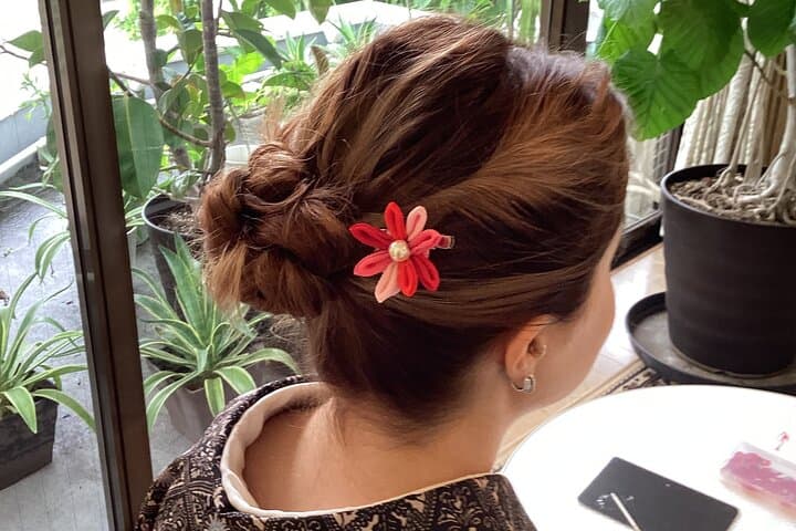 Authentic Kimono & hair styling by pro stylists + Japanese crafts — photo 6