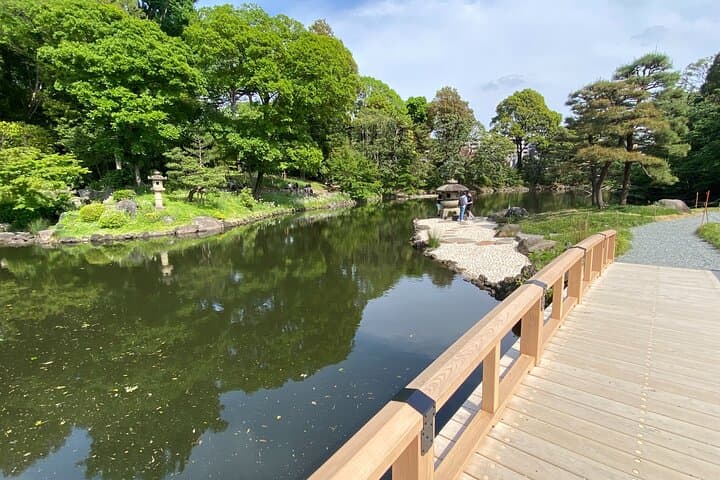 Discover the History of Shinjuku Gyoen – Private Walking Tour — photo 6