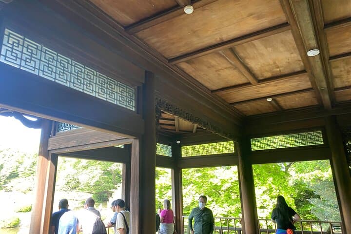 Discover the History of Shinjuku Gyoen – Private Walking Tour — photo 10