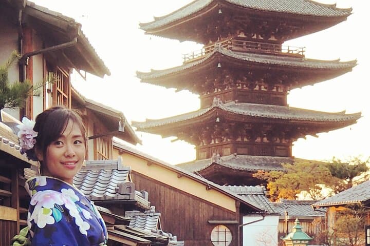 Kyoto One-day Taxi Tour by an Ivy Leaguer Guide & Photographer — photo 7