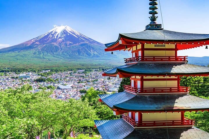 Mount Fuji Tour, Ladder Town, Oshino Hakkai and Lawson store — photo 8