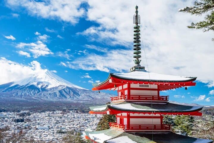 Mount Fuji Tour, Ladder Town, Oshino Hakkai and Lawson store — photo 9