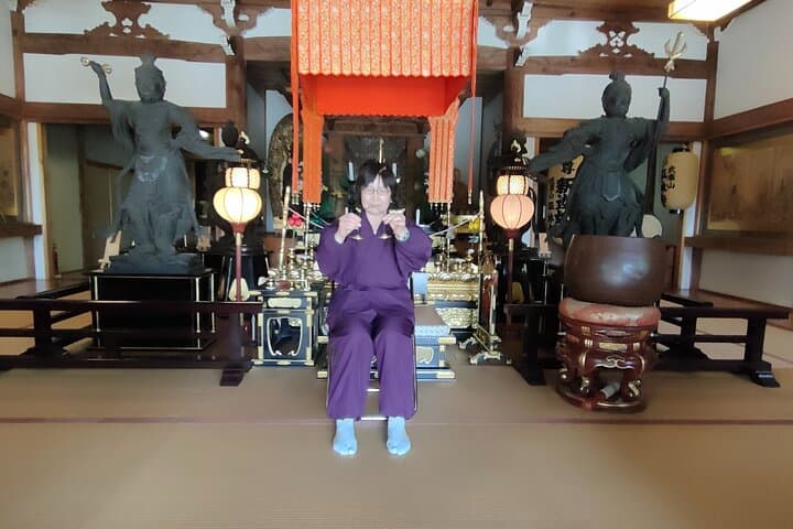 Buddhism Meditation, Statues Viewing Lunch Box Making at temple — photo 4