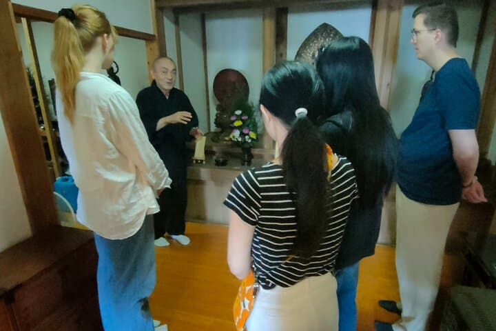 Buddhism Meditation, Statues Viewing Lunch Box Making at temple — photo 6