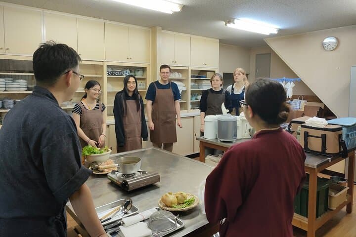 Buddhism Meditation, Statues Viewing Lunch Box Making at temple — photo 10
