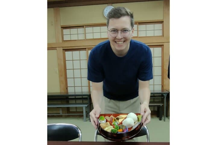 Buddhism Meditation, Statues Viewing Lunch Box Making at temple — photo 17