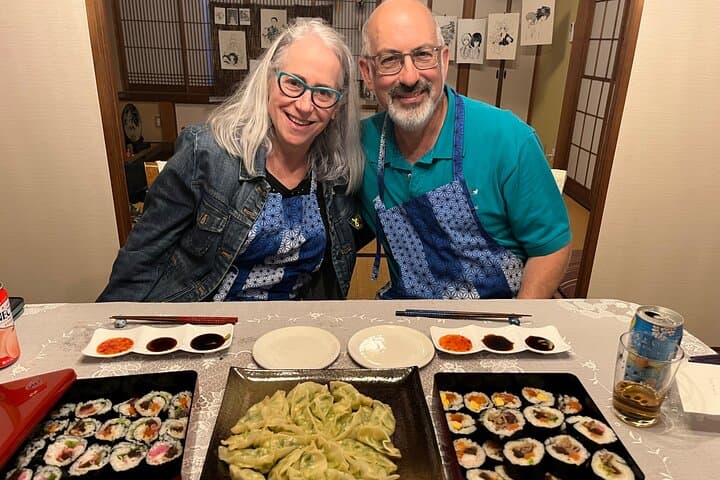 Yokohama: Sushi & Gyoza Cooking with Matcha & GreenTea Experience — photo 14