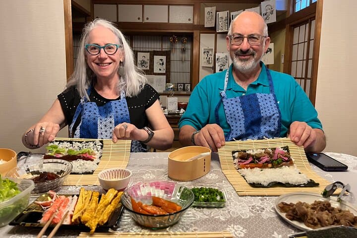 Yokohama: Sushi & Gyoza Cooking with Matcha & GreenTea Experience — photo 11