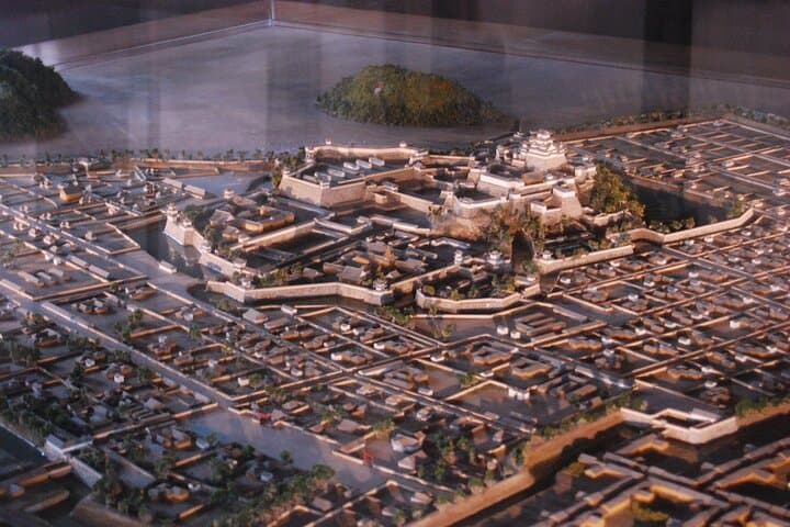 Explore Himeji Castle a Guided Walking Tour — photo 6