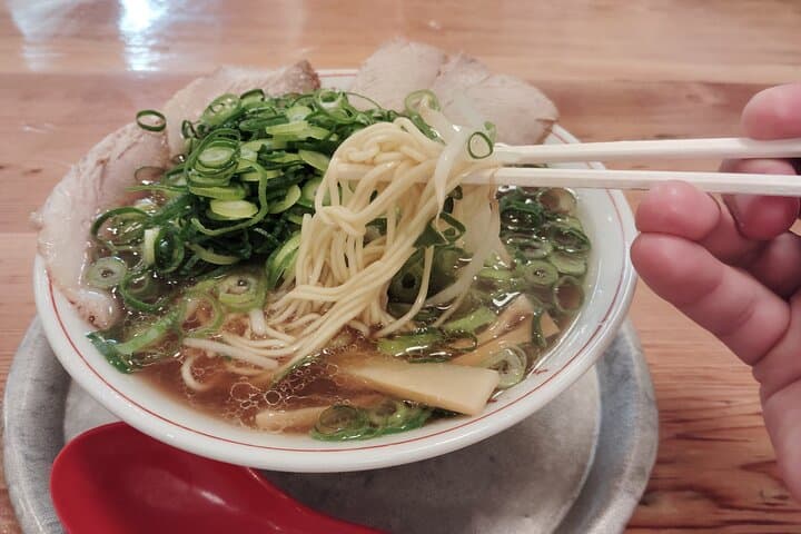 Kobe: Ramen Tasting Tour with Local Guide