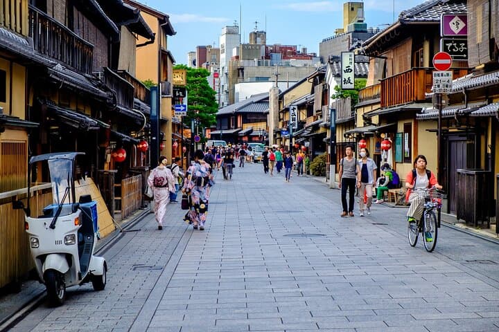 Discover Kyoto by Bike: Authentic Half Day Tour — photo 5