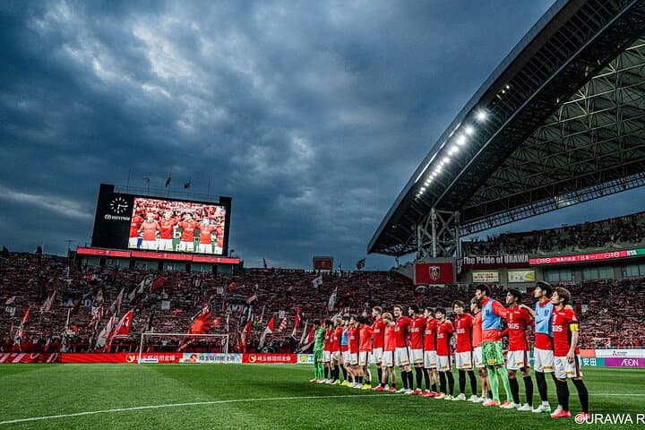 Urawa Reds Football Game at Saitama Stadium 2002 — photo 4