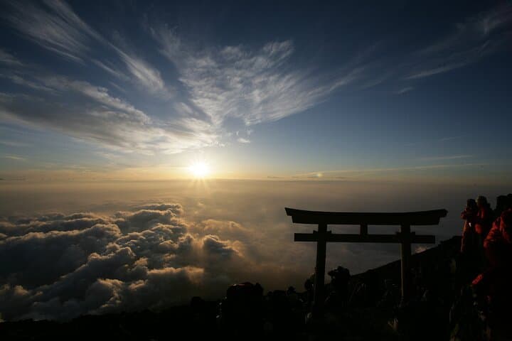 2-Day Mt. Fuji Summit Climb & 8th Station Stay with English Guide — photo 18