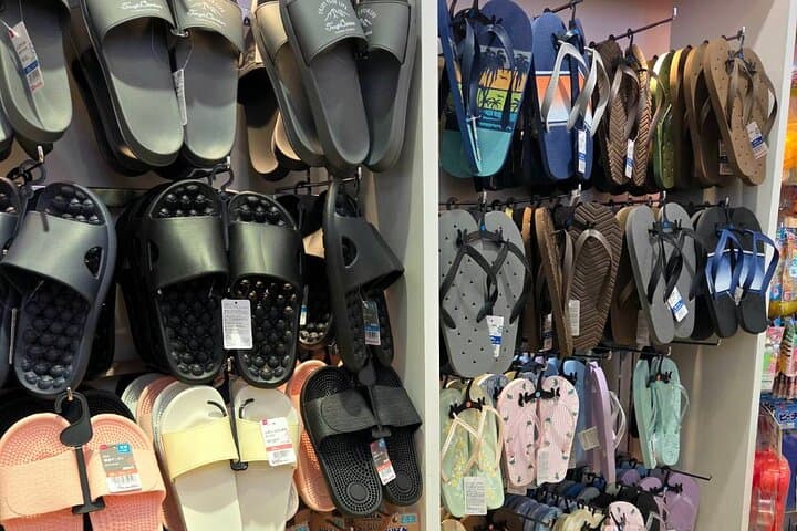 Tokyo Pop Culture Deep Dive: 100 Yen Shop & Gachapon Exploration — photo 19