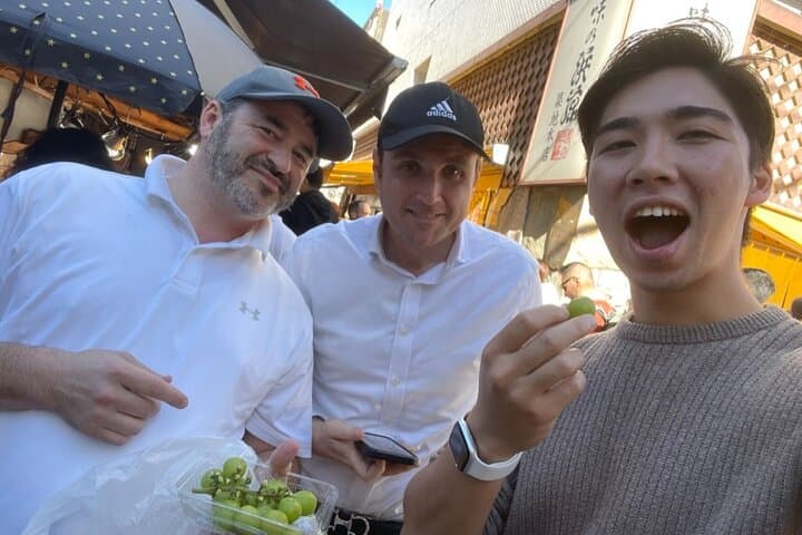 Private Tsukiji Outer Market Tour: Temple, Tastes & Matcha Tea — photo 3