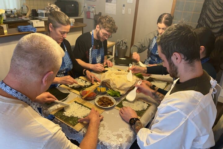 Yokohama: Sushi & Gyoza Cooking with Matcha & GreenTea Experience — photo 6