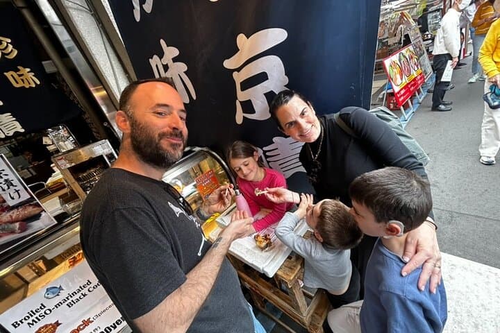 Private Tsukiji Outer Market Tour: Temple, Tastes & Matcha Tea — photo 2