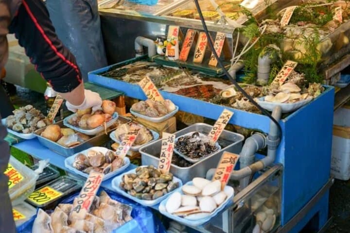 Private Tsukiji Outer Market Tour: Temple, Tastes & Matcha Tea — photo 5
