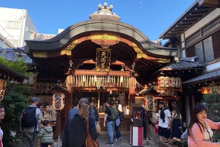 Kyoto Private Car Tour from Osaka to Gion and Fushimi — photo 16
