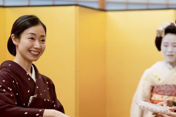 Maiko Dance and Tea Ceremony on a Noh Stage in Kyoto — photo 12