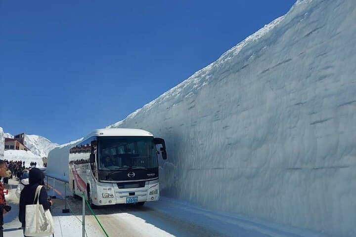 Tateyama Snow Wall ! Hida Takayama & Shirakawago FromOsaka/Ｎagoya — photo 13