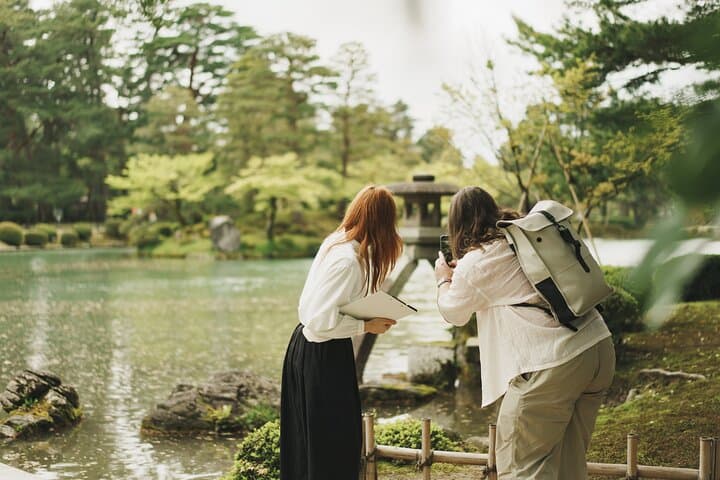 Private Walking Tour in Kanazawa with Local Guides