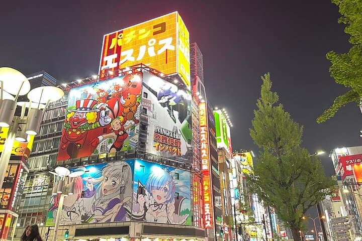 Explore Shinjuku by Night — photo 7