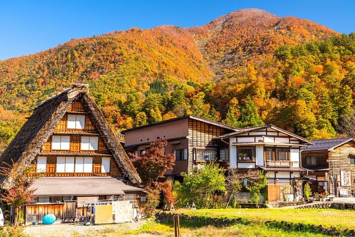 One Way Bus from Kanazawa to Takayama with a stop at Shirakawago — photo 8
