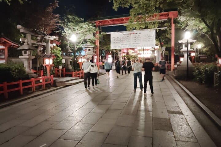Kyoto: Night Stroll Through the Enchanting Gion District — photo 6
