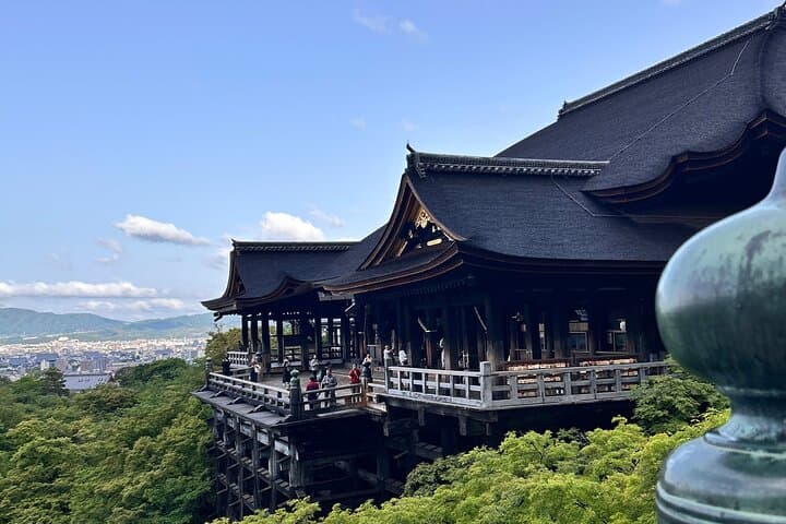 Early Morning Walking Tour: Historic Temples and Shrines — photo 5