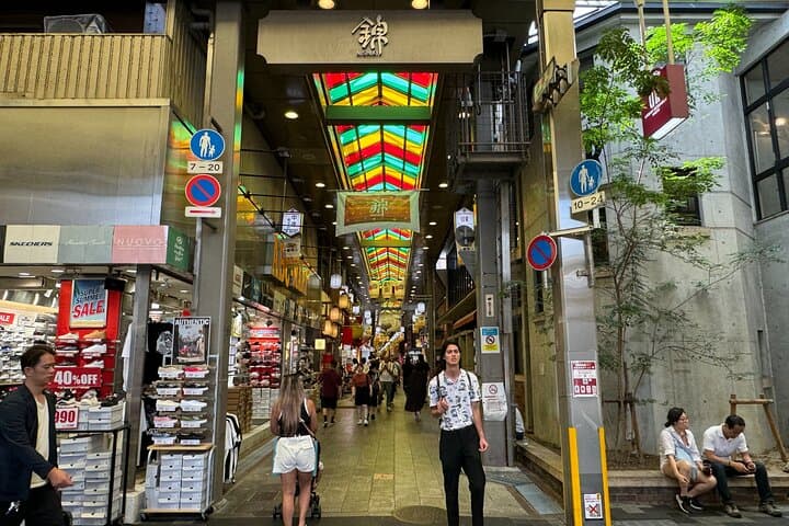 Kyoto: Yasaka Shrine, Gion & Nishiki Market Walking Tour — photo 15