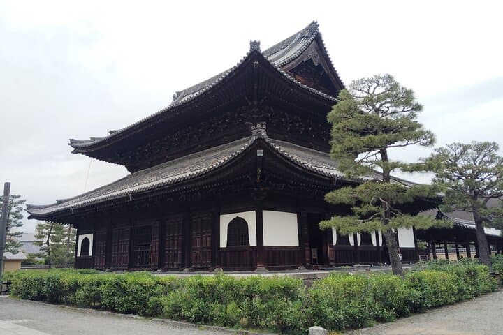 Kyoto: Zen and Art at Tranquil Kennin-ji Temple — photo 8