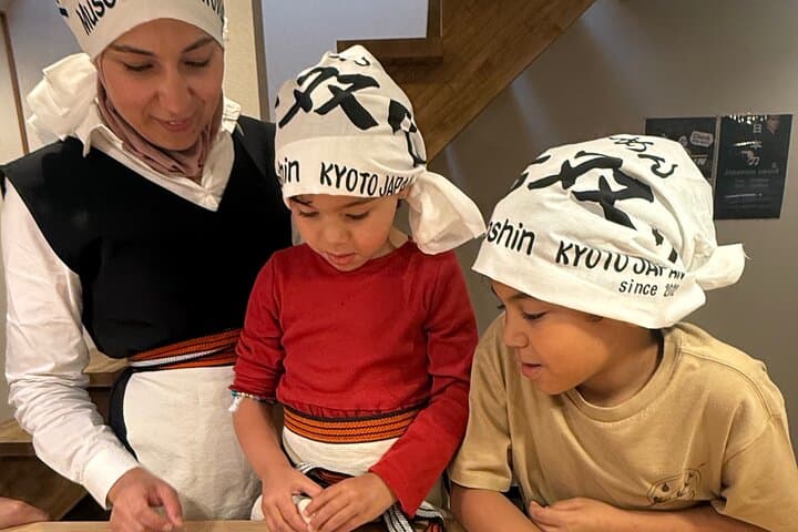 Kyoto: Paint Your Own Ramen Bowl & Michelin Ramen Class — photo 9