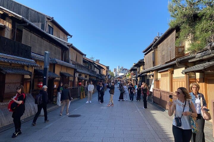 Discover the Secrets of Fushimi Inari and Gion with a Local Guide — photo 13