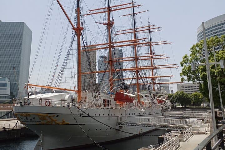 Minato MIrai and Sakuragicho Guided Tour with Lunch and Coffee — photo 3
