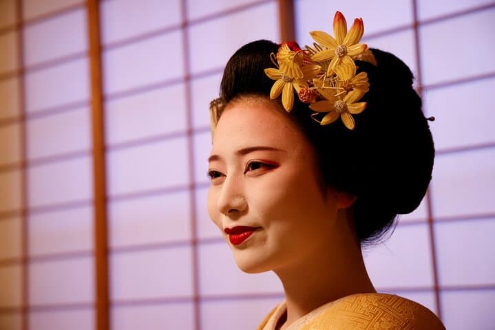 Traditional Ozashiki Dining Experience with Maiko Performance — photo 1