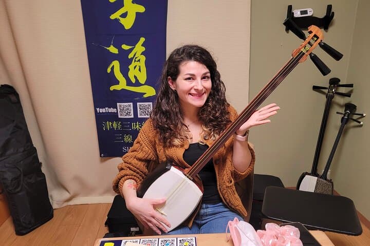 Japanaese tradtional Tsugaru Shamisen music lesson in Tokyo — photo 2