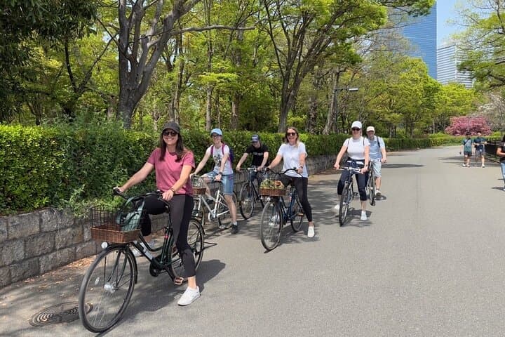 5-Hour Osaka Bike Tour to the Neighborhood of Osaka Castle — photo 10