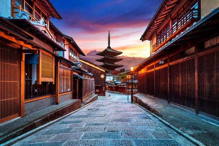 Private Kyoto Luggage Transportation — photo 15