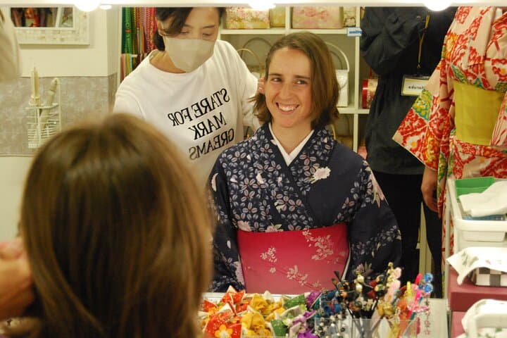 Tokyo: Kimono Experience -Photoshoot at Asakusa temple — photo 2