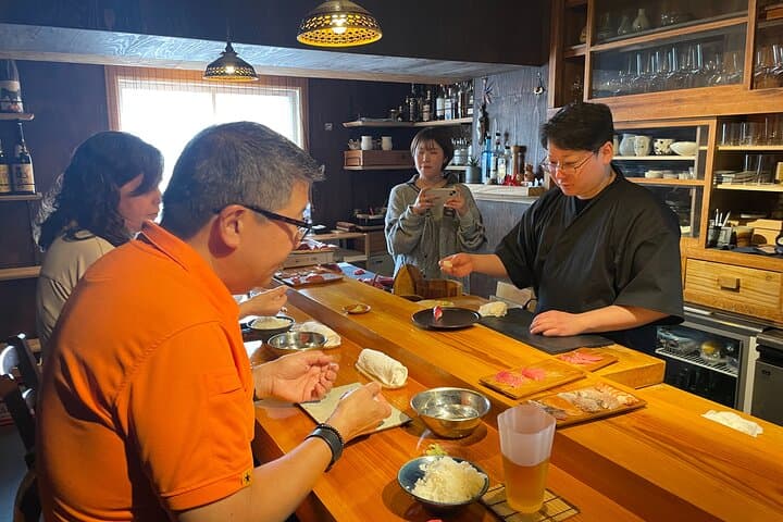 Master the art of Sushi : Toyosu Market Tour & Tuna Cutting — photo 3