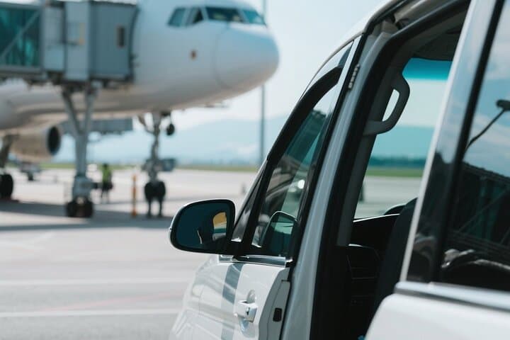 Osaka: Private Airport Transfers to/from Itami Airport(ITM) — photo 2