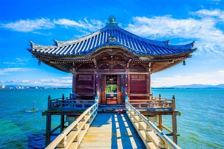 Lake Biwa Tour: Shirahige Shrine, Ukimido ,La Collina Omihachiman — photo 1