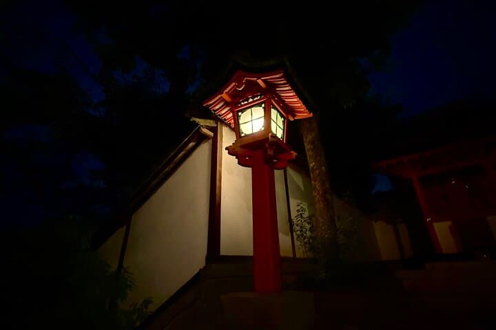 Kyoto Night Walk in Fushimi Inari with 4 Gion Area Highlights — photo 6
