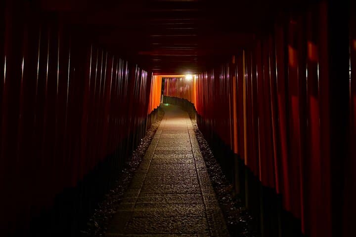 Kyoto Night Walk in Fushimi Inari with 4 Gion Area Highlights — photo 8