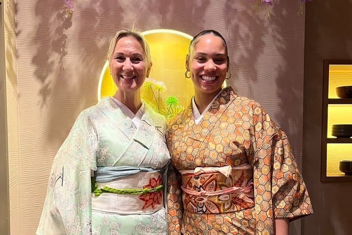 Osaka: Tea Ceremony, Calligraphy, and Kimono Experience — photo 3